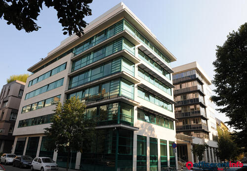 Offices to let in Medve Corner Irodaház