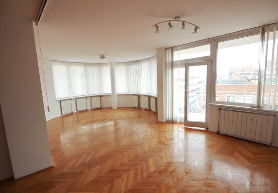 City! Next to the Ferenciek tere, a modern, prestigious 260 sqm office for rent