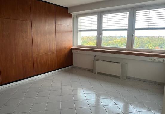 1195. IX - XIX határánál Kiadó irodák  - raktárak  27-250 m2-ig. Üllői úton.