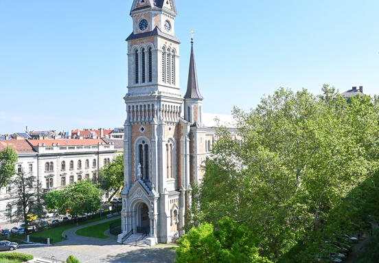 Bakáts Center