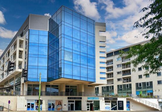 Discover many ways to work your way in  Regus Macropolis