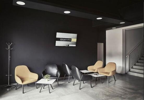 IV. Újpest központnál Csányi L iroda kiadó