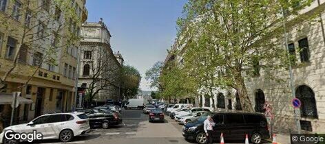 Street View: Kiadó Fóton