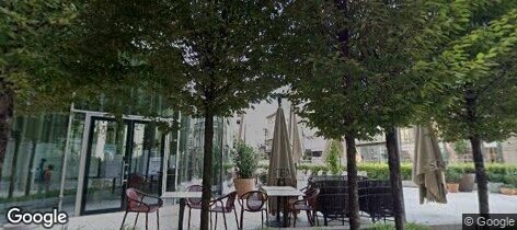 Street View: Rugalmas kialakítású irodák Signature Szervita Square 8