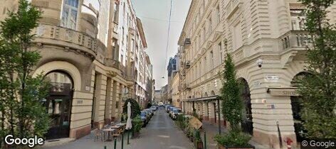 Street View: For Rent: A fully renovated 168 m² property on V. Báthory Street.