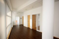 Offices to let in M66  Irodaház