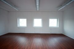 Offices to let in M66  Irodaház