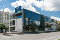 Offices to let in M66  Irodaház