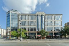 Offices to let in East-West Business Center