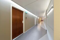 Offices to let in East-West Business Center