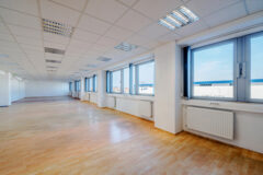 Offices to let in Airport City Logistic Park