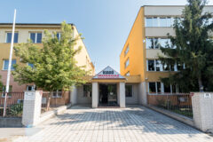 Offices to let in Mogyoród útja 42.