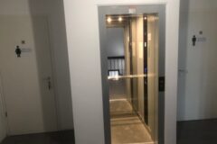 3. szint lift, ffi-női mosdó bejárat