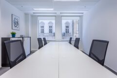 Offices to let in House of Business Bank Center