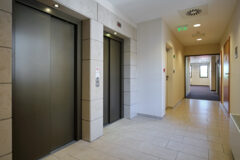 Offices to let in Laki Kereskedelmi Központ
