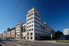 Offices to let in Laki Kereskedelmi Központ