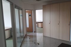 Offices to let in Alkotás Center