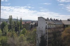 Offices to let in Alkotás Center