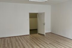 Offices to let in IV. Office and warehouse for rent on Csányi László Street near the center of Újpest