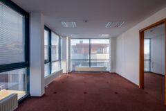 Offices to let in Panoráma Office