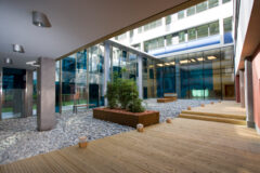 Offices to let in Centerpoint