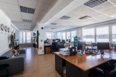 Offices to let in Start Irodaház