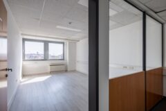 Offices to let in Mozaik Irodaház