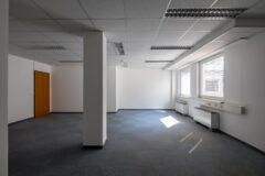 Offices to let in Mozaik Irodaház