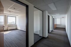 Offices to let in Mozaik Irodaház