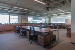 Offices to let in Dévai Center