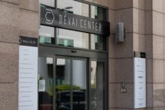 Offices to let in Dévai Center