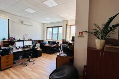 Offices to let in Montur Office