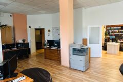 Offices to let in Montur Office