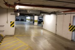 Offices to let in YACHT Office Building