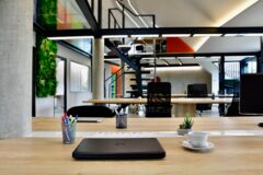 Csévi Flexi Offices – coworking tér, nyitott munkaállomások