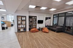 Offices to let in D33 Business Center