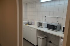 Offices to let in YACHT Office Building