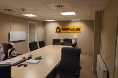 Offices to let in YACHT Office Building