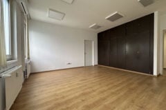 Offices to let in Etele Irodaház