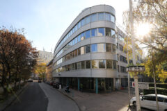 Offices to let in Globe3 Irodaház