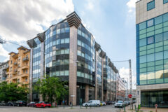 Offices to let in Dévai Center