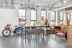 Offices to let in Alakítható szolgáltatott irodák irodák a Spaces Corvin Towersben