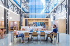 Offices to let in All inclusive rugalmas munkavégzési lehetőségek a Spaces White Houseban