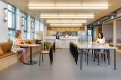 Offices to let in Alakítható szolgáltatott irodák irodák a Spaces Corvin Towersben