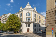 Offices to let in Honvéd Center