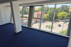 Bérelhető panorámás irodahelyiség