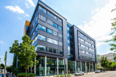 Offices to let in Green House