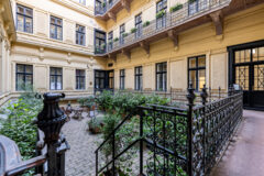 Offices to let in Stern Palota