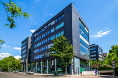 Offices to let in Green House