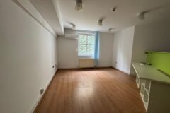 Offices to let in Laktanya irodaház